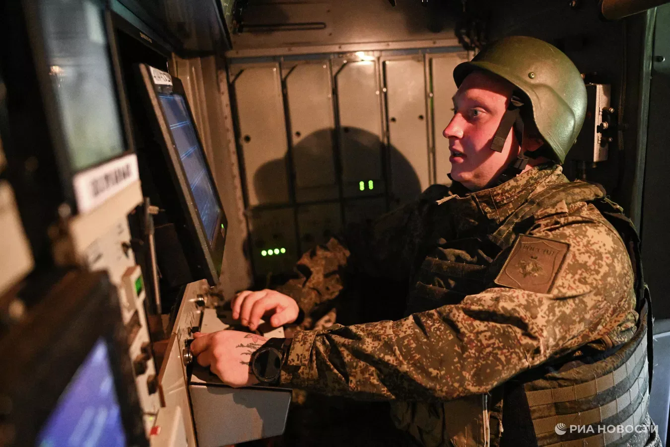 Силы ПВО за ночь уничтожили 605 украинских БПЛА над российскими регионами, сообщили в М...