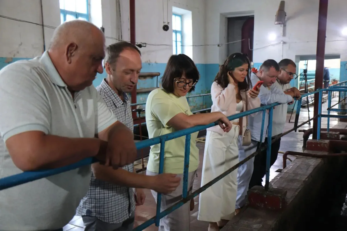 Качество питьевой воды в Бердске проверили общественники

Депутаты, тележурналисты и активные берд