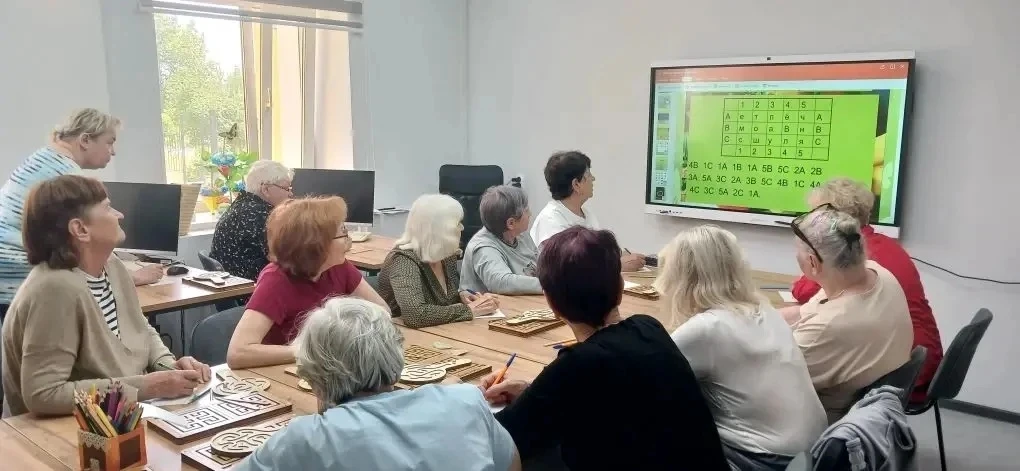 Знаете, что самое сложное в понедельник утром? Не вспомнить, куда положили очки пять ми...
