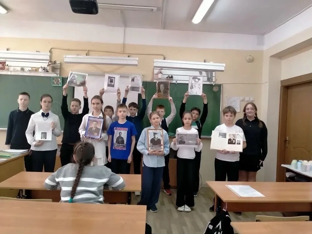 ⭐️Сегодня 8 мая в 5А классе прошел классный час 'Герои моей семьи', на котором ребята рассказали о с