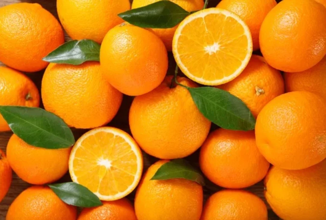 Один апельсин в день — для крепкого иммунитета! 🍊

Знаете ли вы, что всего один средний апельсин по