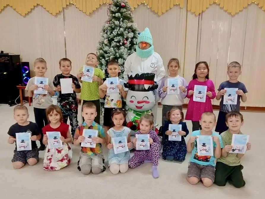 День рождения снеговика ☃️и прощание с елочкой🎄
