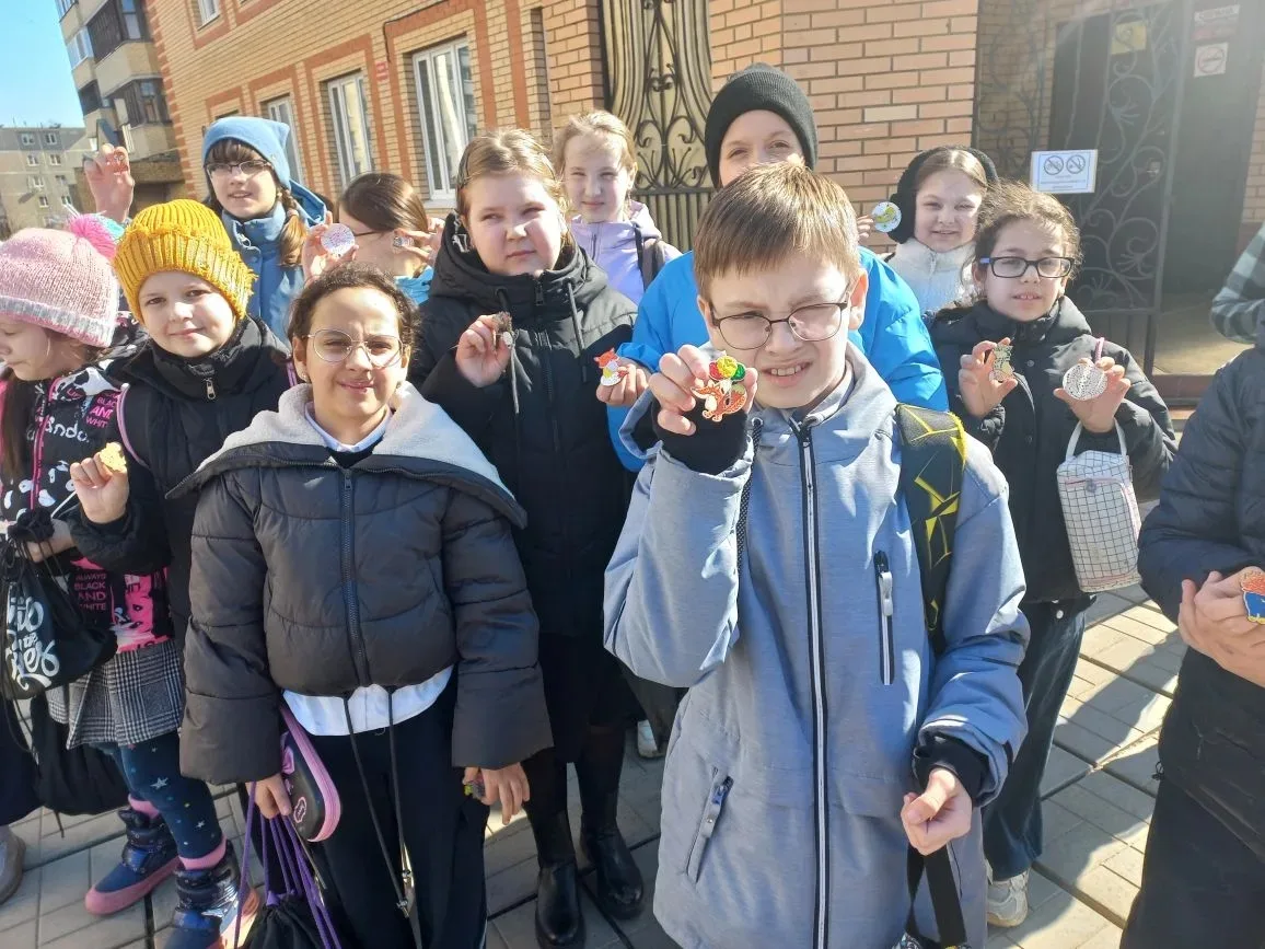 🏫 Вчера ученики 4 «А» и 4 «Б» классов посетили художественную школу имени Бузовкина.  ✅Ребята познак