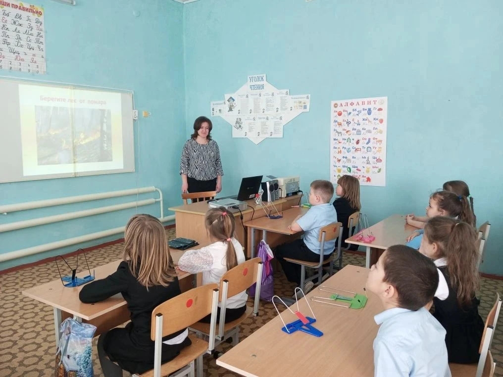 В стенах "Билярской школы", под сводами, где юные сердца впитывают мудрость, для воспит...