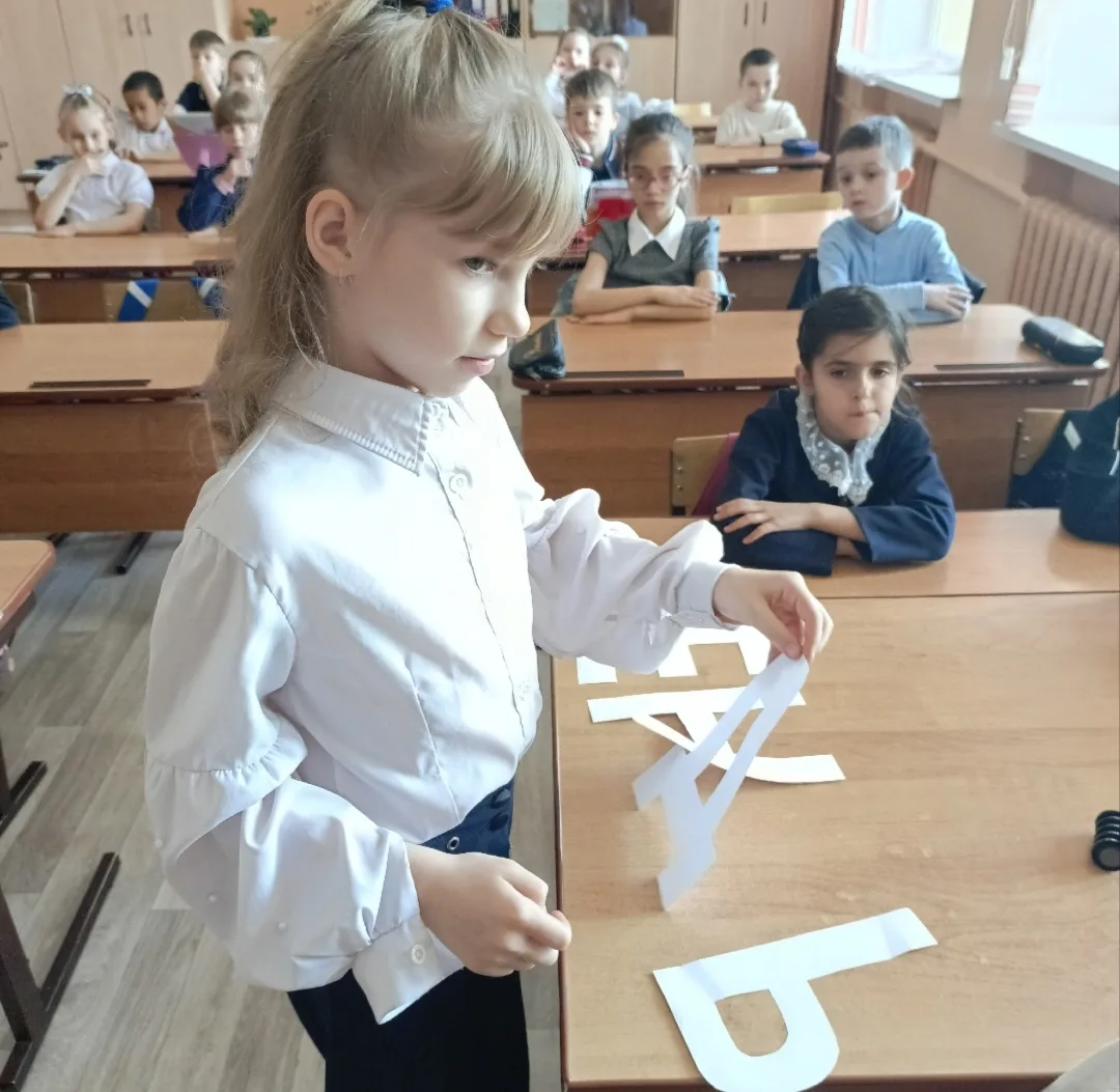 7 мая 2026 года на уроке музыки в 1 «В» классе состоялась беседа, посвящённая Дню Победы. В ходе мер
