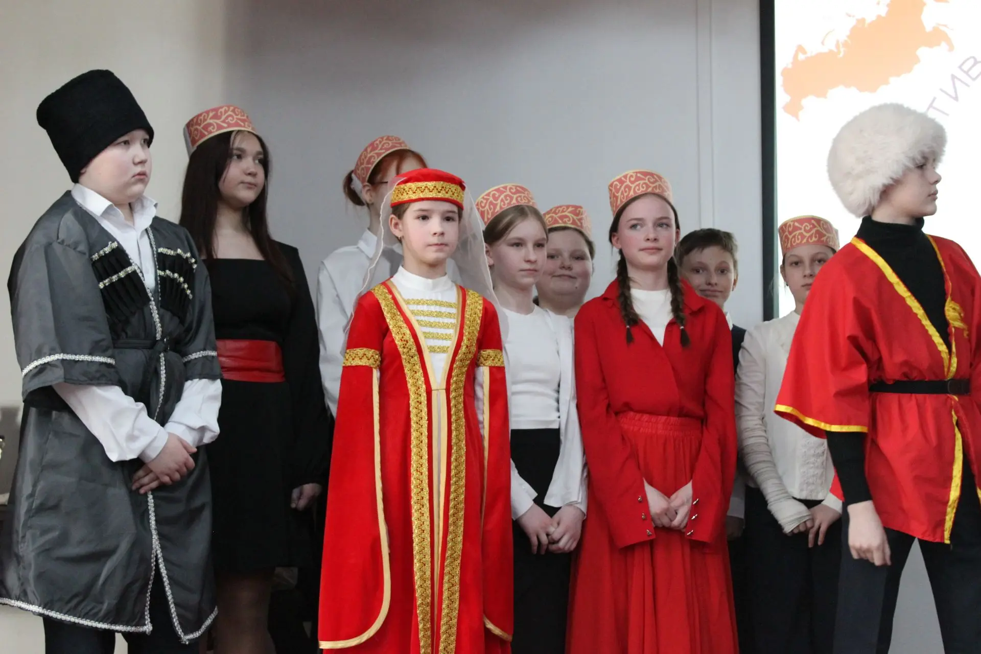 📅 25.03.2026 ФЕСТИВАЛЬ НАРОДОВ РОССИИ  🇷🇺 Сегодня учащиеся школы талантливо завершили Фестиваль наро