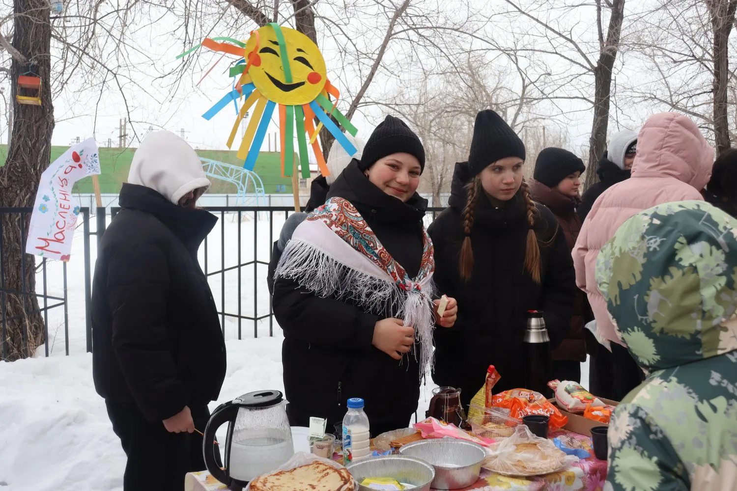 Уважаемые родители, ученики и друзья школы №131!  В этот праздничный день Масленицы с удовольствием 