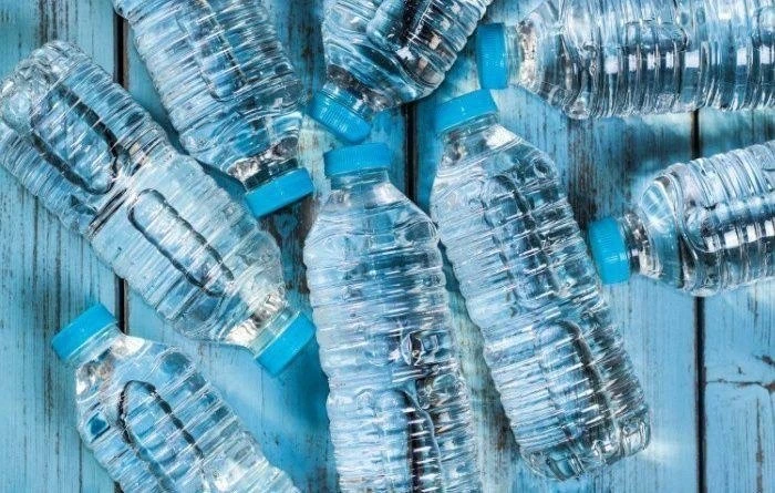 💧В Туле сегодня организована бесплатная раздача воды из-за жары. Получить воду можно с 10:00 до 18: