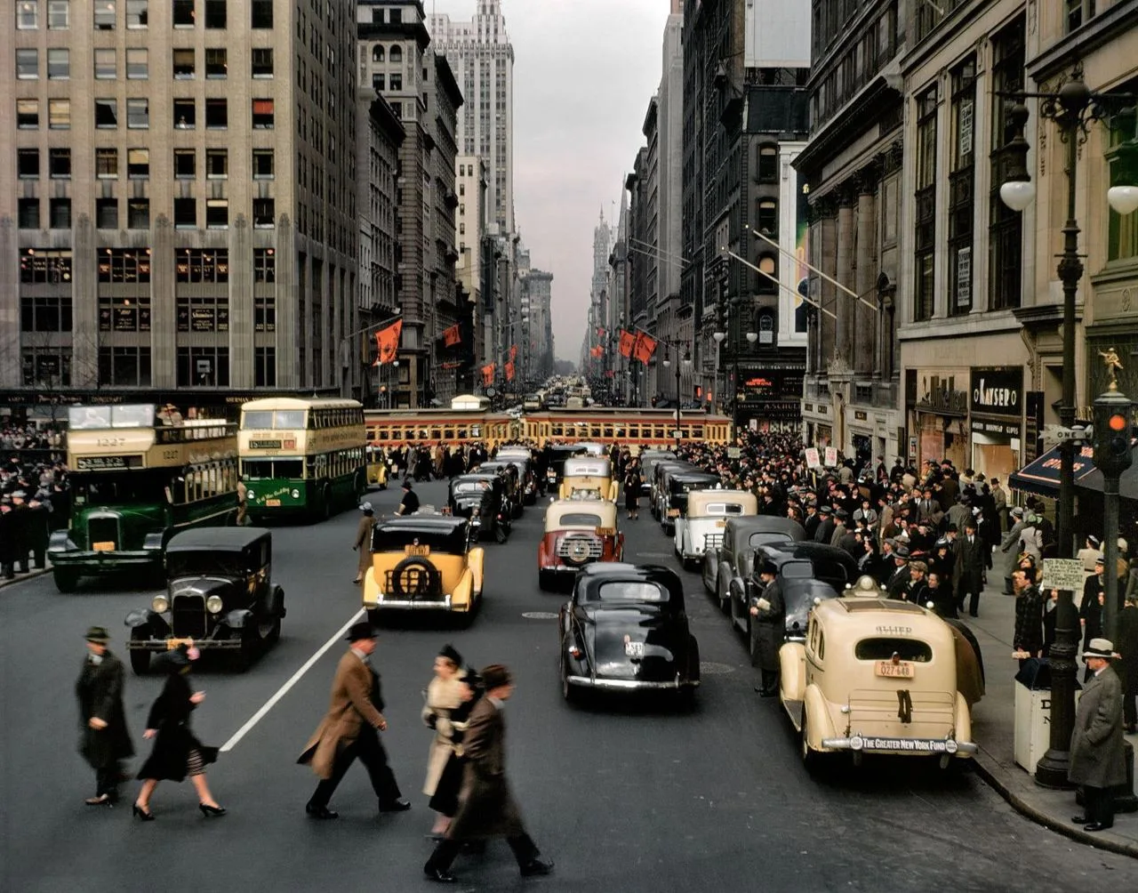 1940-е: Пятая авеню, Нью-Йорк, США.