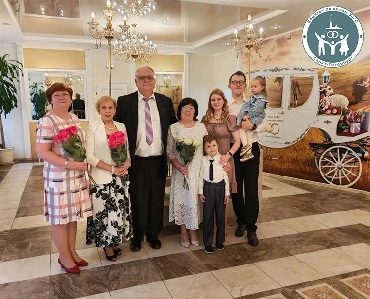 💖 30 лет любви, начавшейся с ошибки в номере: история семьи Баскаковых
 
В Отделе ЗАГС Московского 