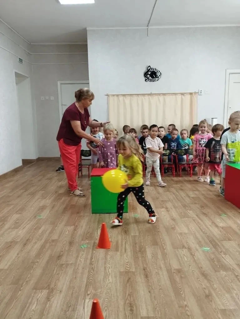 Солнце, воздух и вода — наши лучшие друзья! 💦

Вчера в нашем саду было по-настоящему летнее настрое