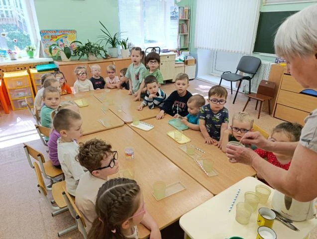 На этой неделе в группе Звёздочки и Пчелки дети превратились в настоящих водных волшебников! Сегодня