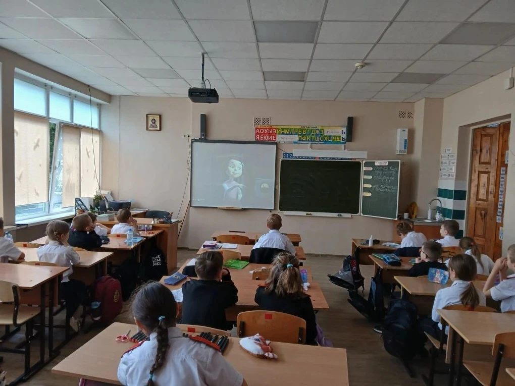 🚀 В МБОУ СОШ №4 им. В.М. Евскина прошёл полезный урок в рамках акции «Чистое поколение — 2026»!  Для