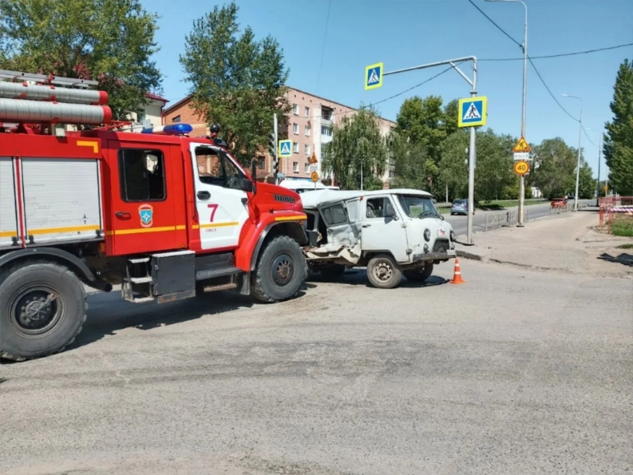 Не пропустил пожарную, перекрёсток ул. Химиков и 4-я Поселковая