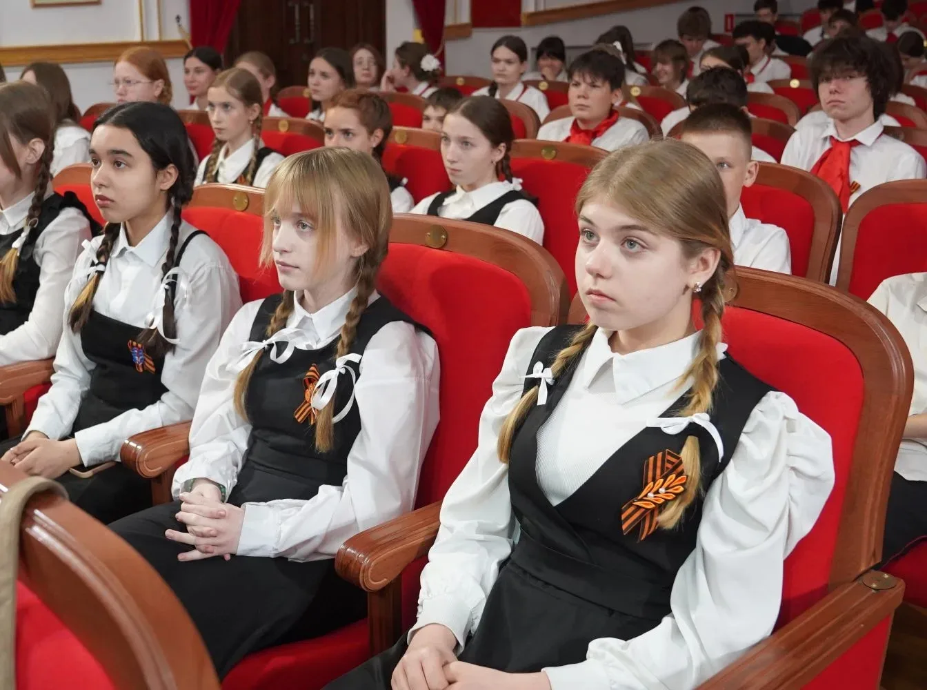 В Тихорецком районе прошёл муниципальный конкурс хоровых коллективов «Песни Победы — поют дети!»  4 