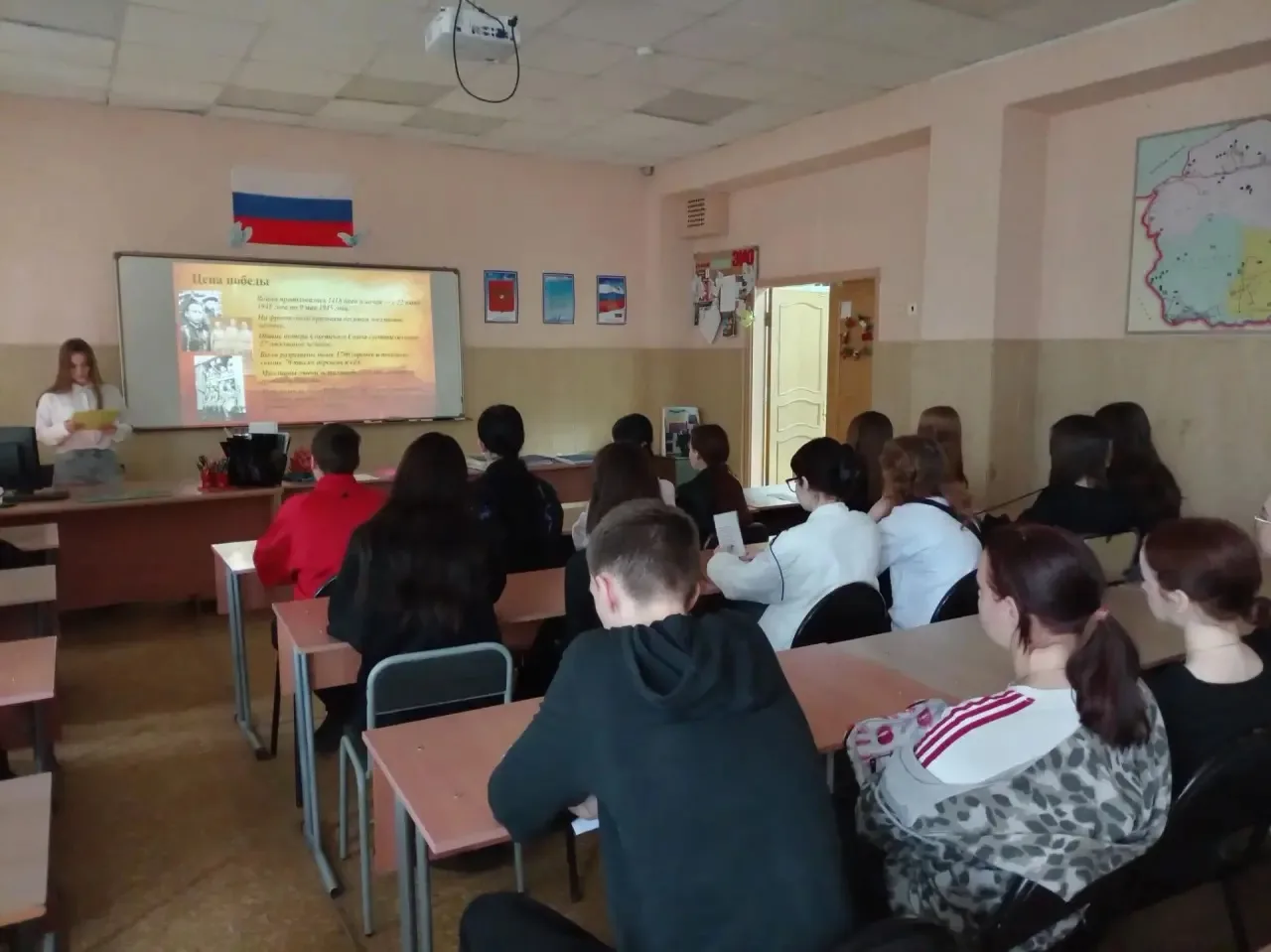 В группе 1351 Землеустройство куратор Суровая Н. П. совместно со студенткой группы 1341 Автаевой А. 