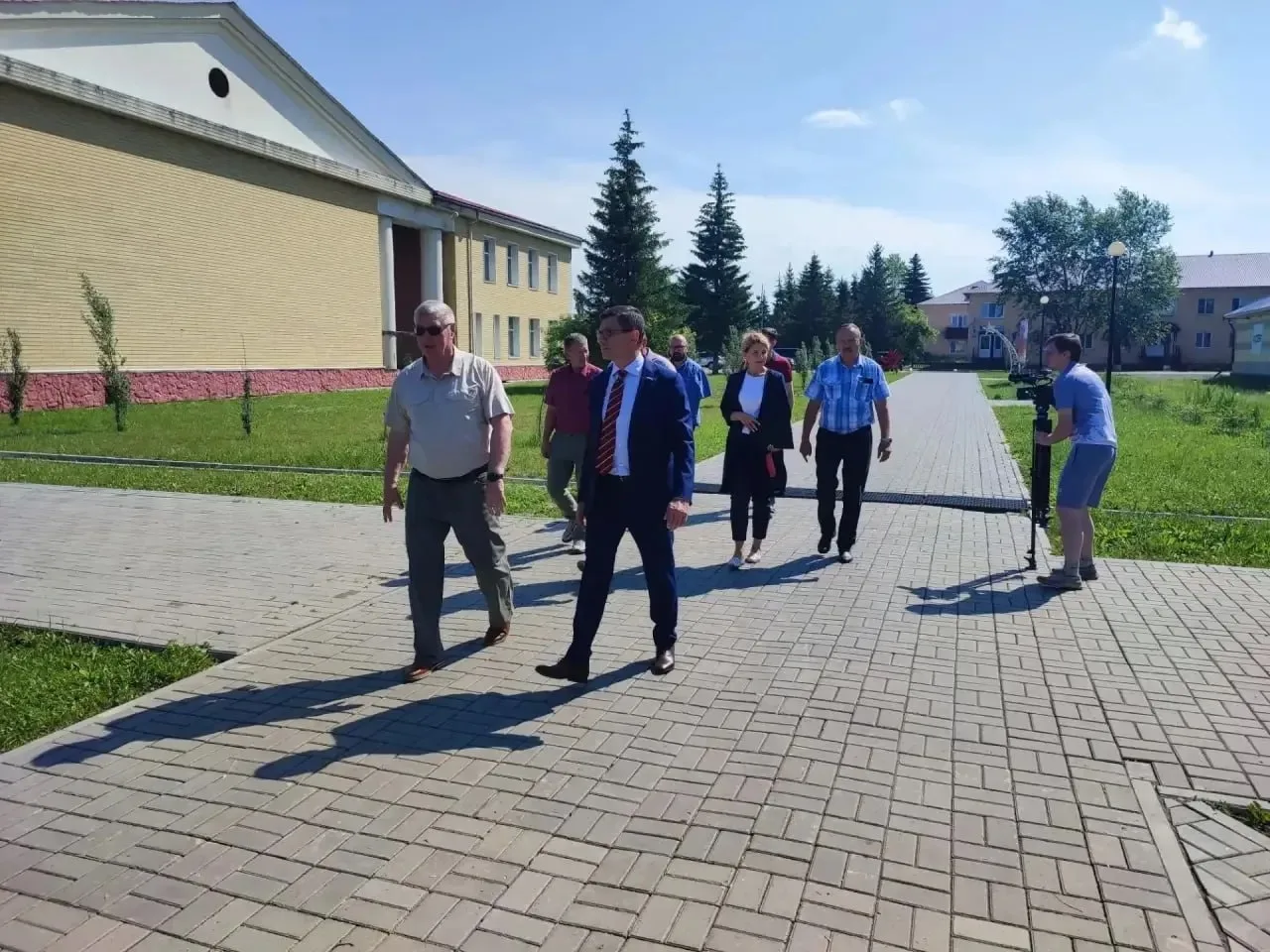 Депутат Госдумы от Омской области Игорь Антропенко посетил Тюкалинский район с рабочим визитом 

В х