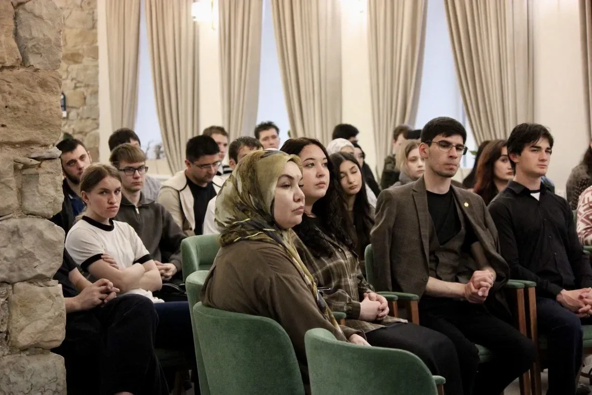 В КЧГУ прошел круглый стол «Честность и закон — путь к развитию»  Мероприятие организовано кафедрой 