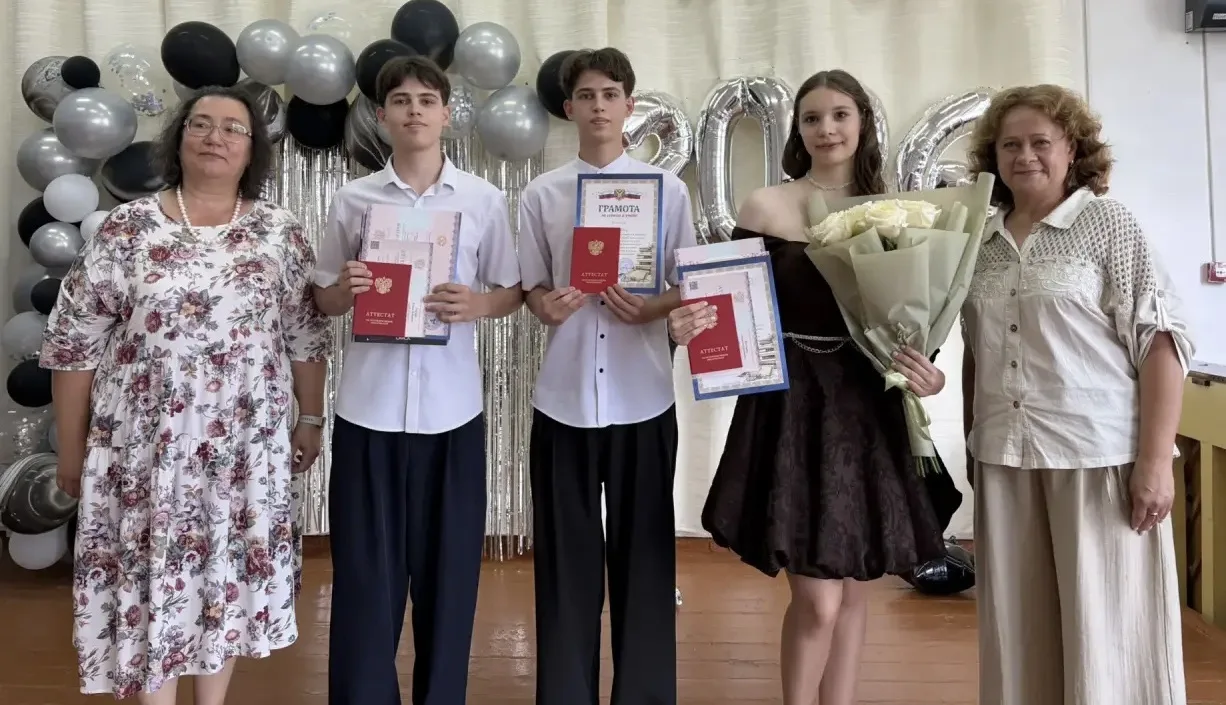 Торжественный день: вручение аттестатов выпускникам 9-х классов! 🎓✨