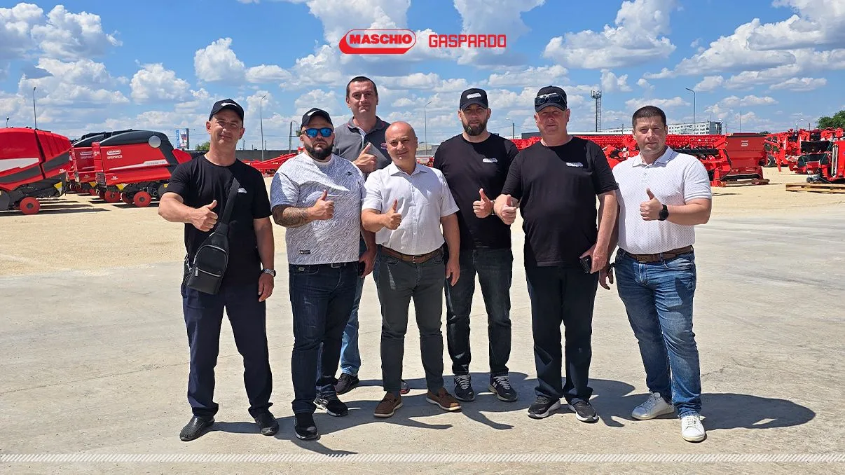 🤝 Укрепление партнёрских связей: встреча с аграриями и новым дилером.
 
На этой неделе к нам в гост
