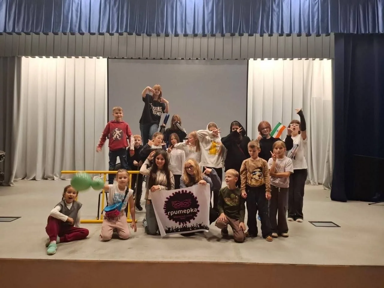 27 марта отмечается День Театра! 🎭  Наш школьный театр «БИС» поздравляет всех причастных и всех тех,