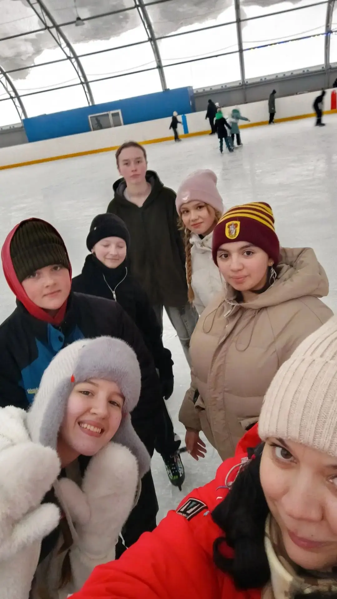 Все на каток!!! ⛸️⛸️  🌲 В дни новогодних каникул   хореографический коллектив "Веснушки" совместно с