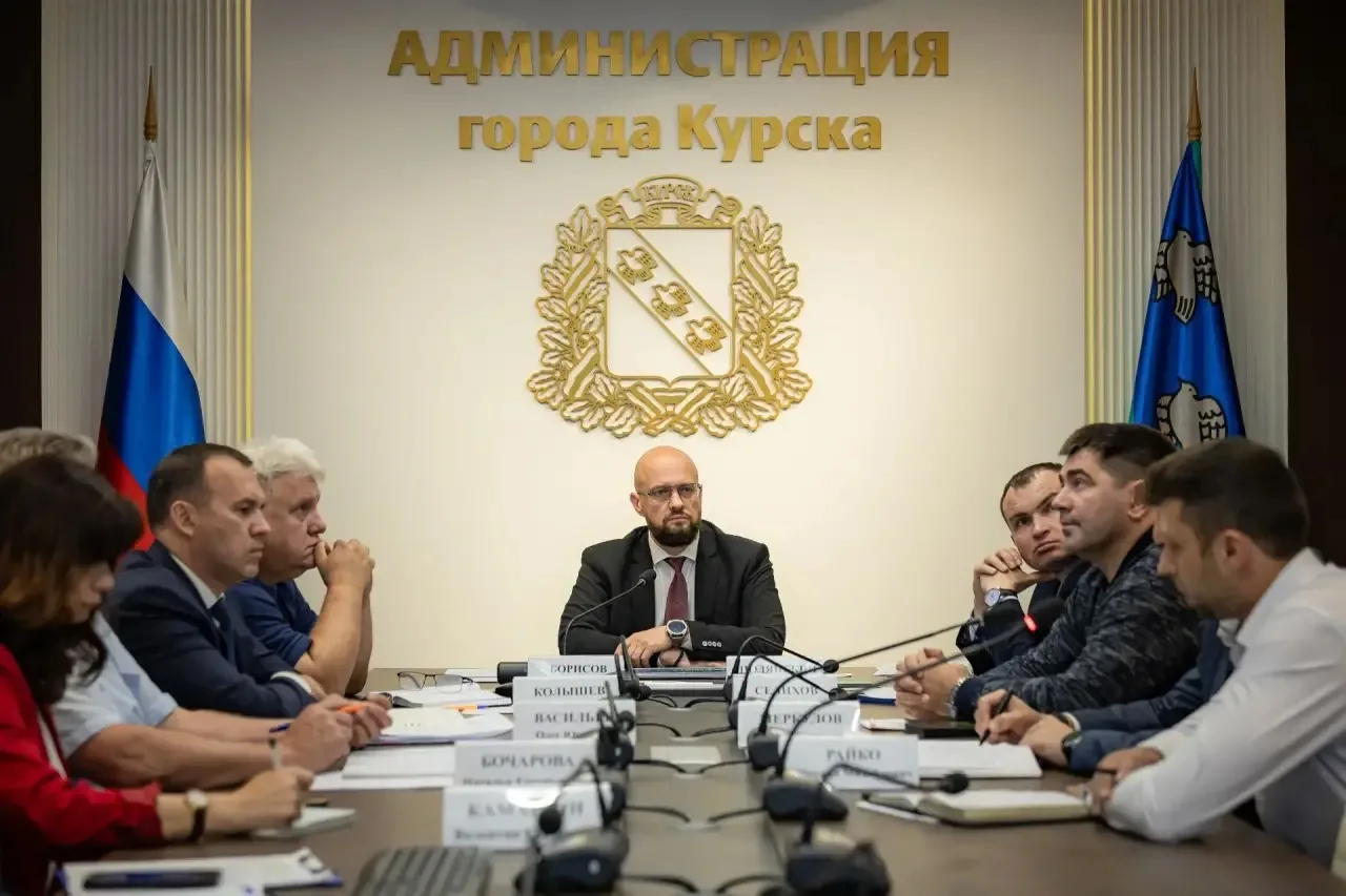 Сегодня с подрядчиком ООО «Унипроф» обсудили уборку парков и скверов. Совещание прошло ...