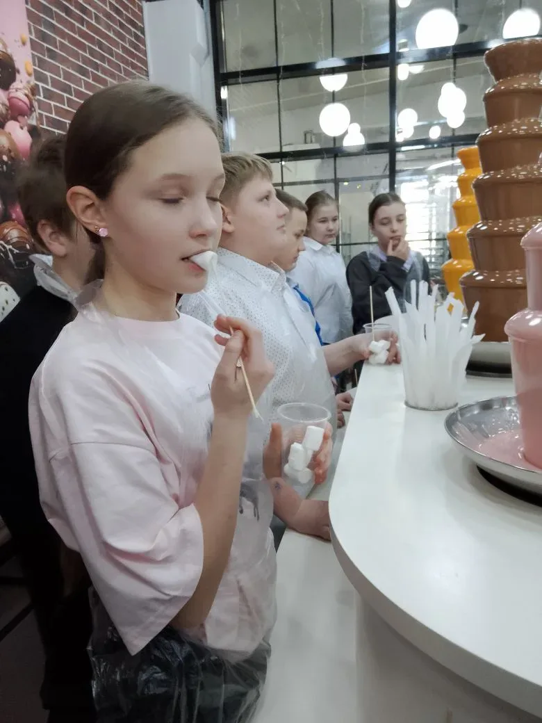 🍯 Пряничное приключение 5-х классов! 🎨✨  25 марта ученики 5«Б» и 5«Г» классов отправились в самое вк