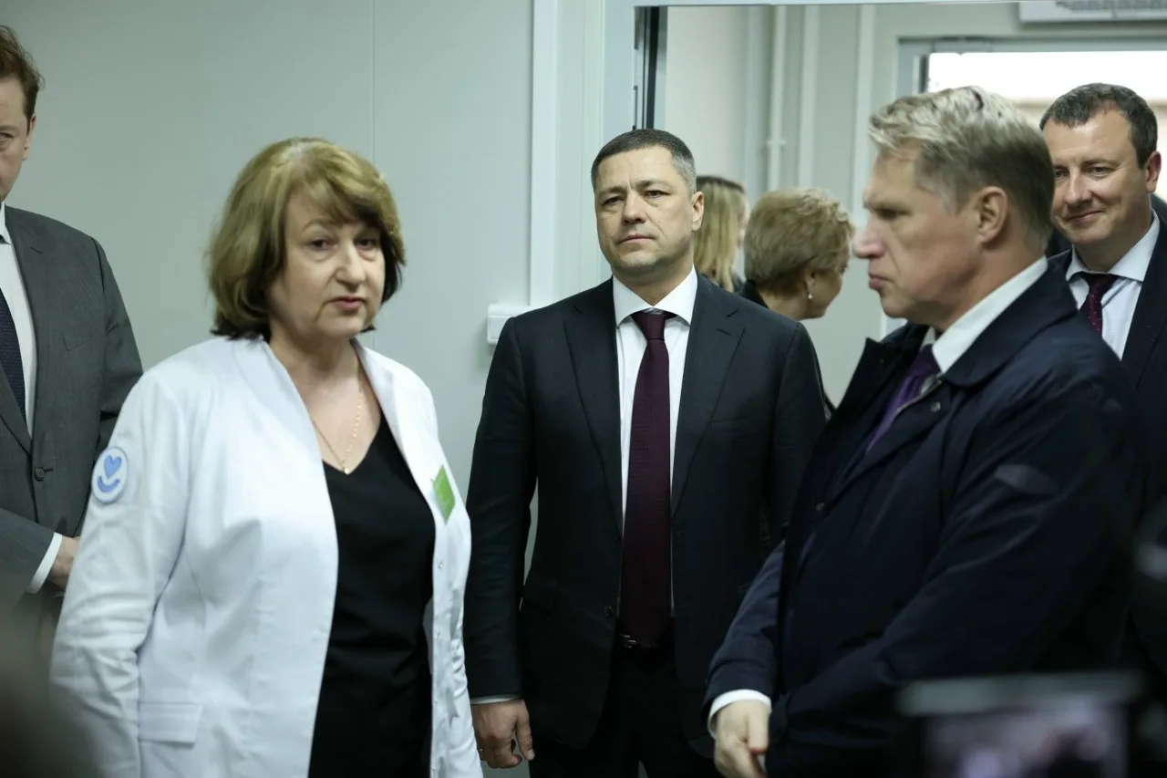 🔬 Министр здравоохранения России Михаил Мурашко осмотрел врачебную амбулаторию в Писковичах Псковско