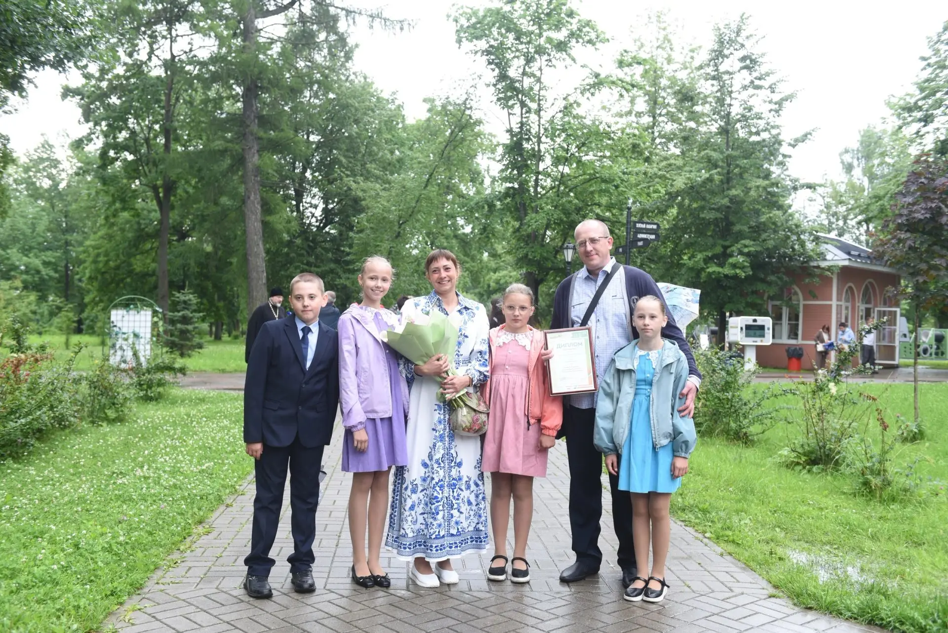 🏆 ❤️ Секрет счастья — быть вместе

Семья Хабаровых — победители фестиваля «Семейный лад» в номинаци