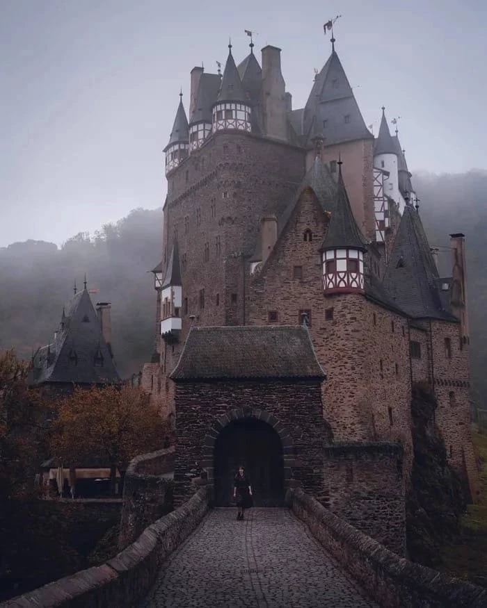 Замок Эльц, Германия
