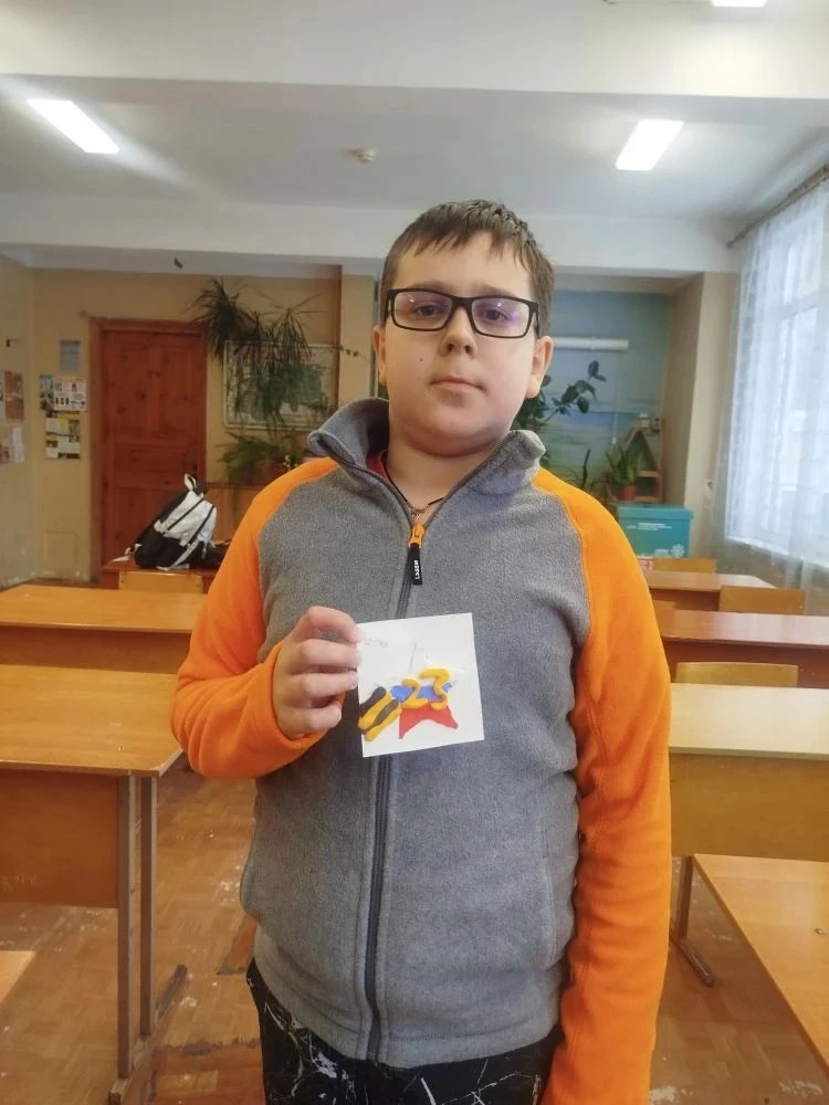 Ребята из кружка "Лепка из полимерной глины" подготовили открытки ко Дню защитника Отечества
