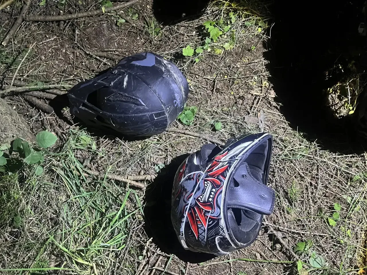 Два несовершеннолетних, передвигаясь на питбайке, получили травмы при опрокидывании