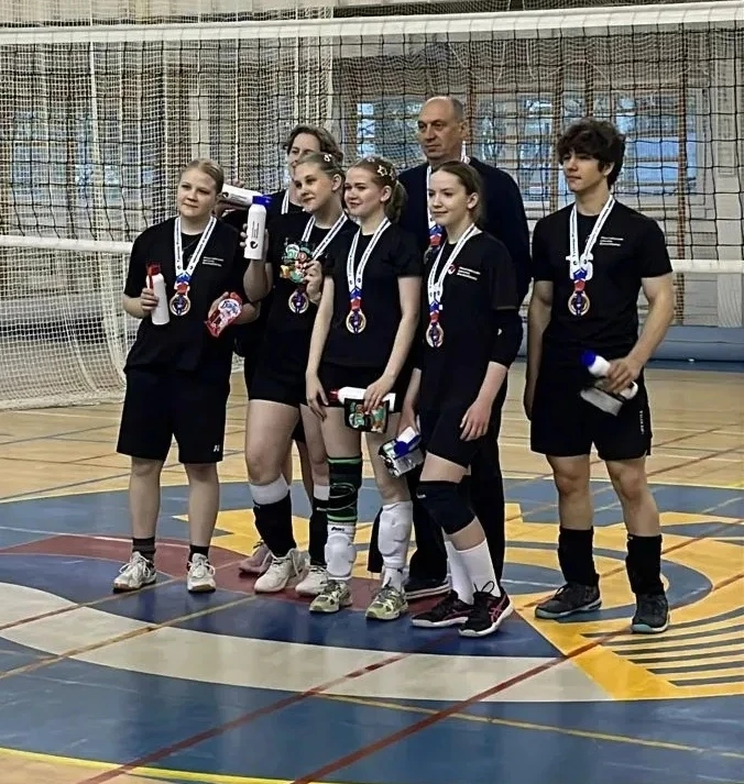 ❗ 🏐 В Екатеринбурге прошли захватывающие соревнования по волейболу между командами Российской школы 