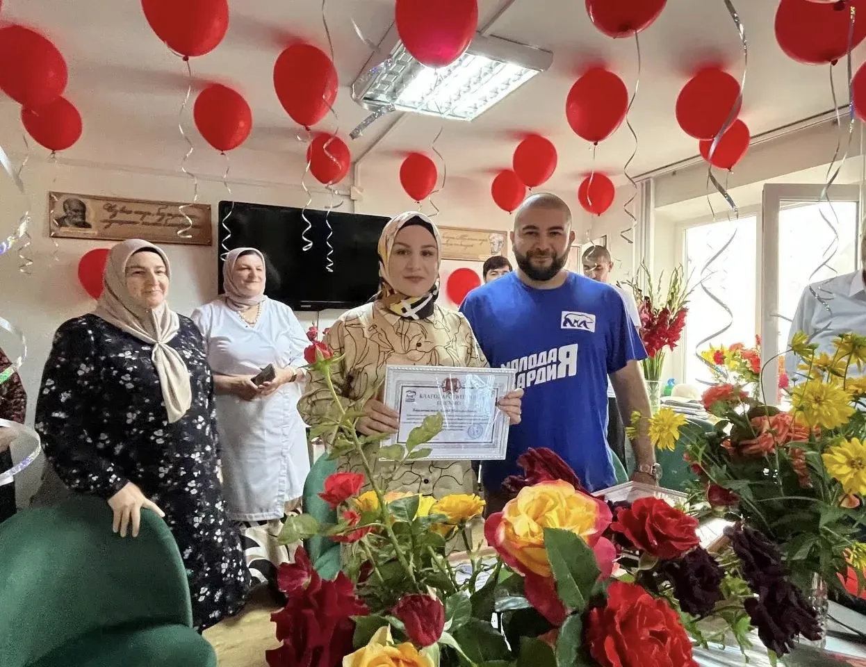 ❗️Депутаты «Единой России» и молодогвардейцы поздравили медиков Кизилюрта с профессиональным праздни