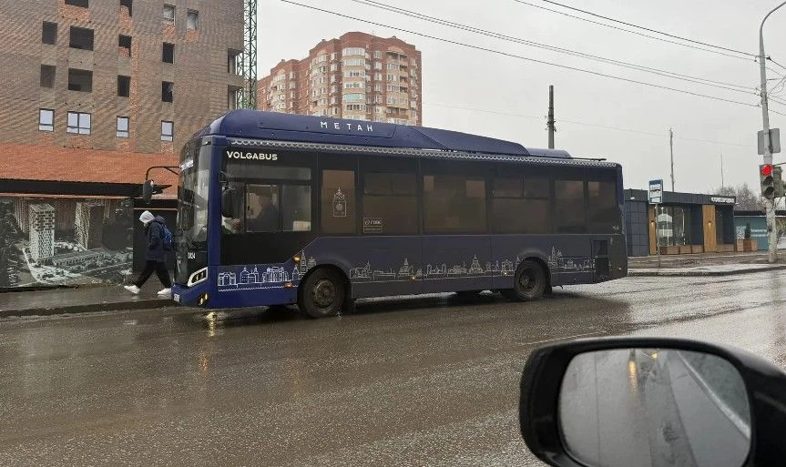 Шторм не парализовал работу общественного транспорта в Астрахани