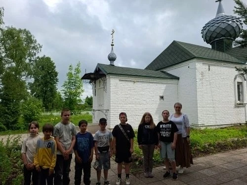 ⚡️15 июня воспитанники пришкольного лагеря Панинской школы совершили экскурсию к памятнику природы Ф