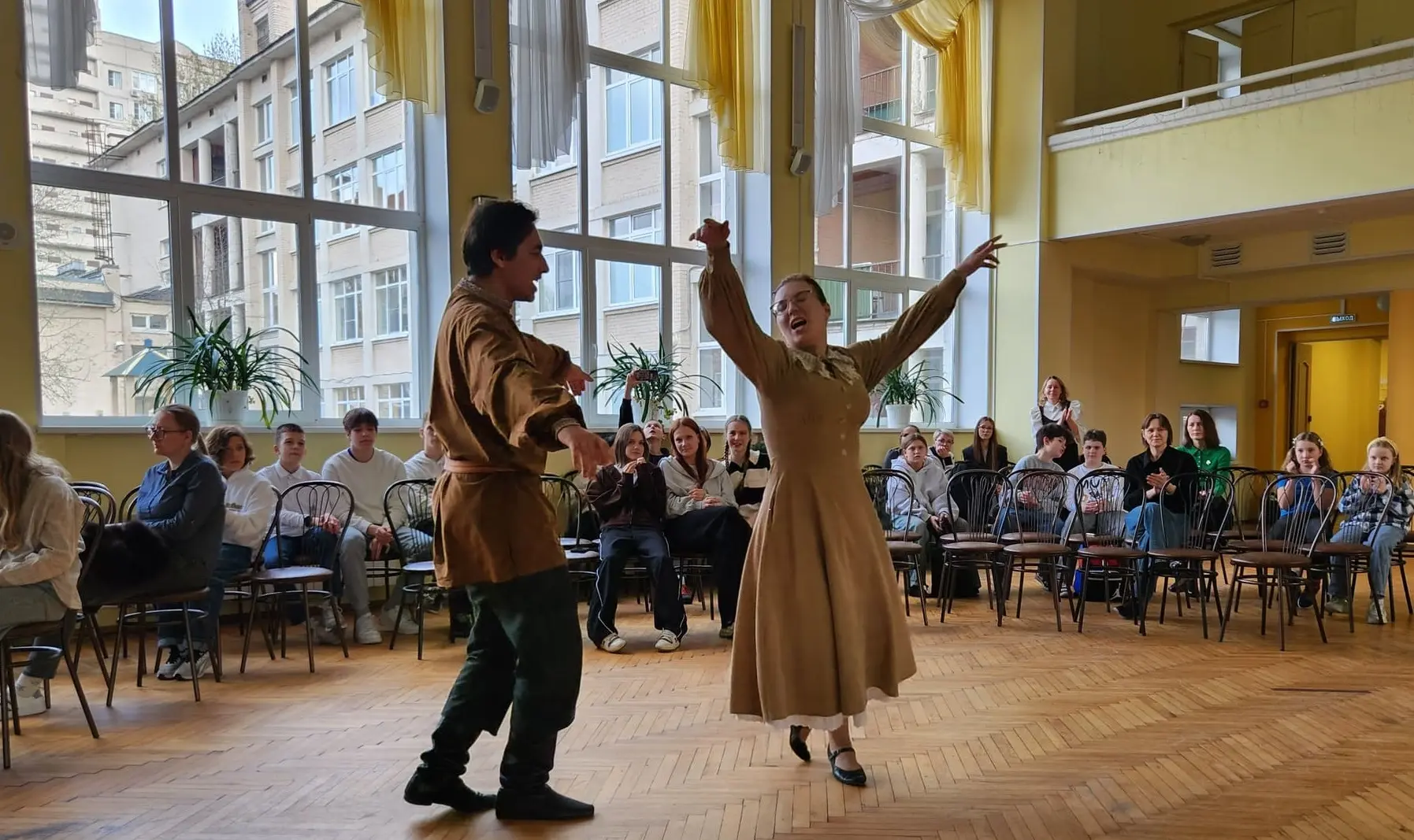 🎵 Ансамбль «Ладъ» принял участие в проекте «Русские дни в Петершуле»  🔹 По приглашению частного обще