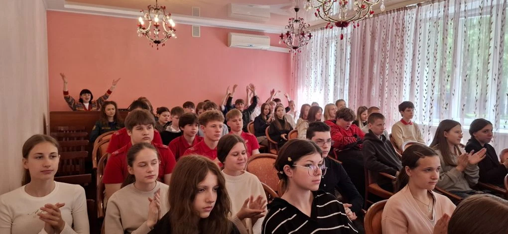 Сегодня учащиеся старших классов нашей школы посетили Детскую школу искусств №57, где для них подгот