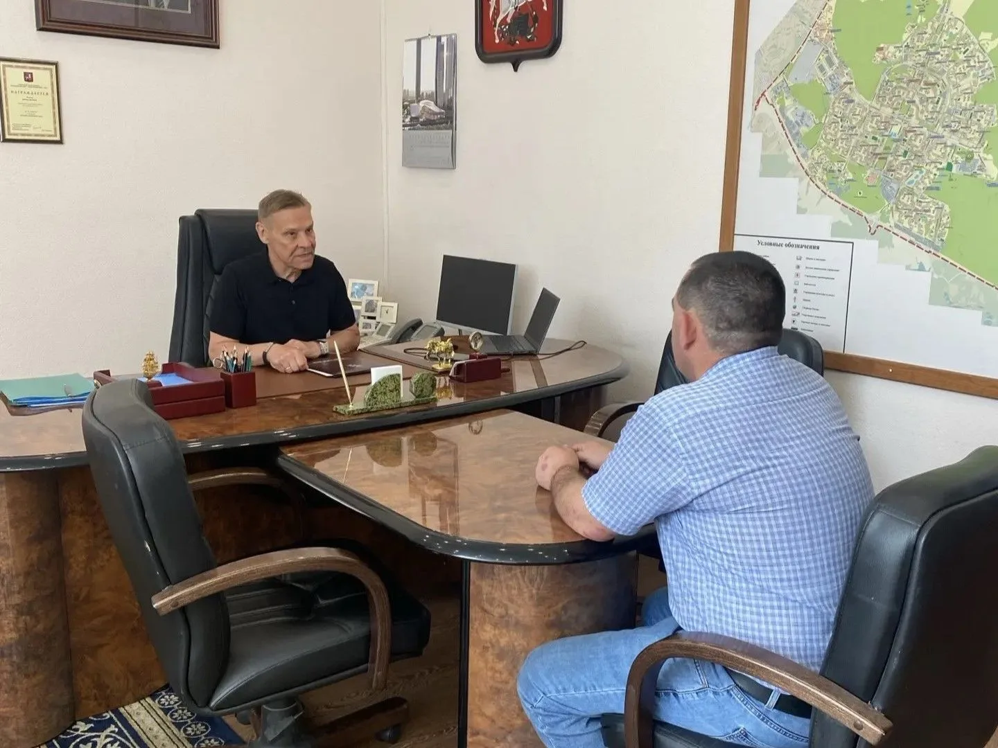 Прием населения прошел в управе Ясенево

На этой неделе вместе провел прием жителей. Обсудили наибол