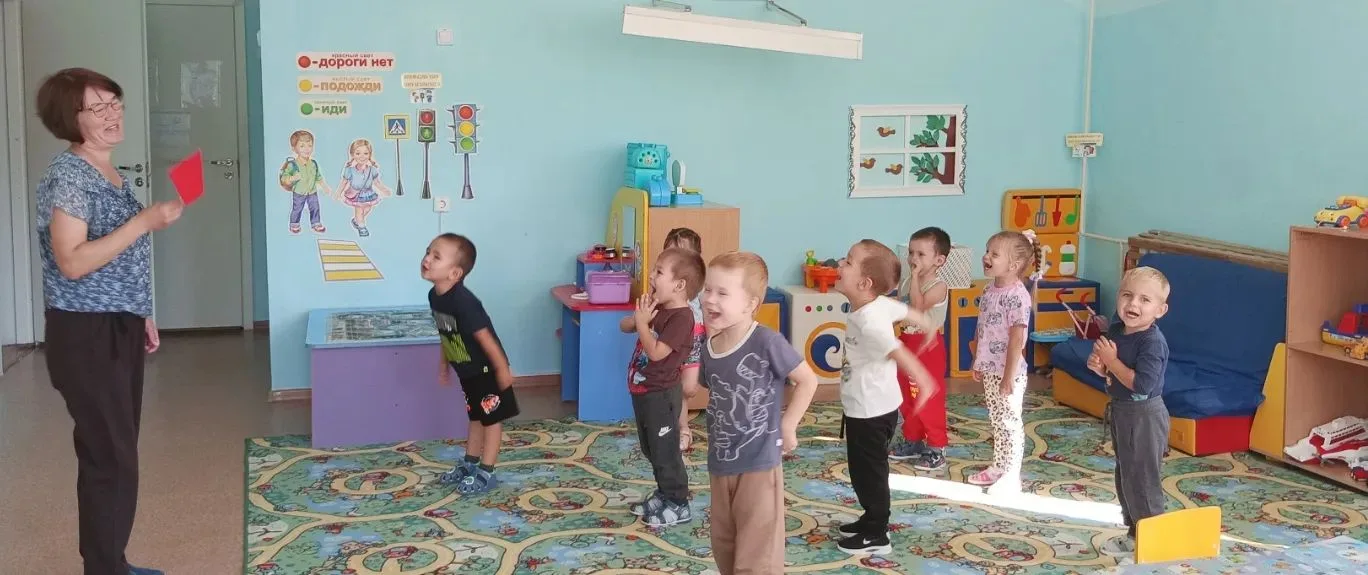 Белый — облако большое,