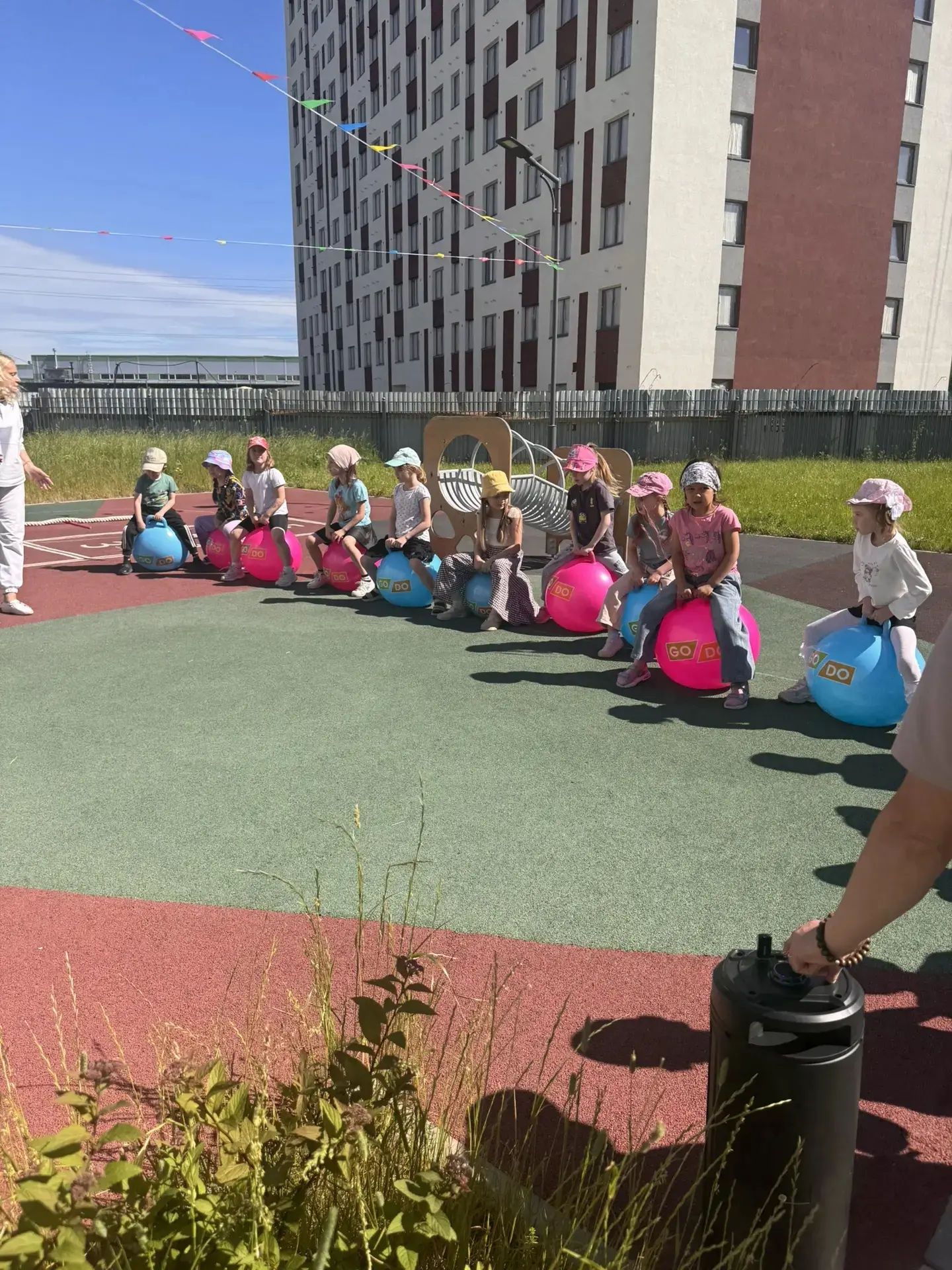 ☀️ Яркое лето в нашем детском саду!
Каждое лето в детском саду — это всегда радость, веселье и новые