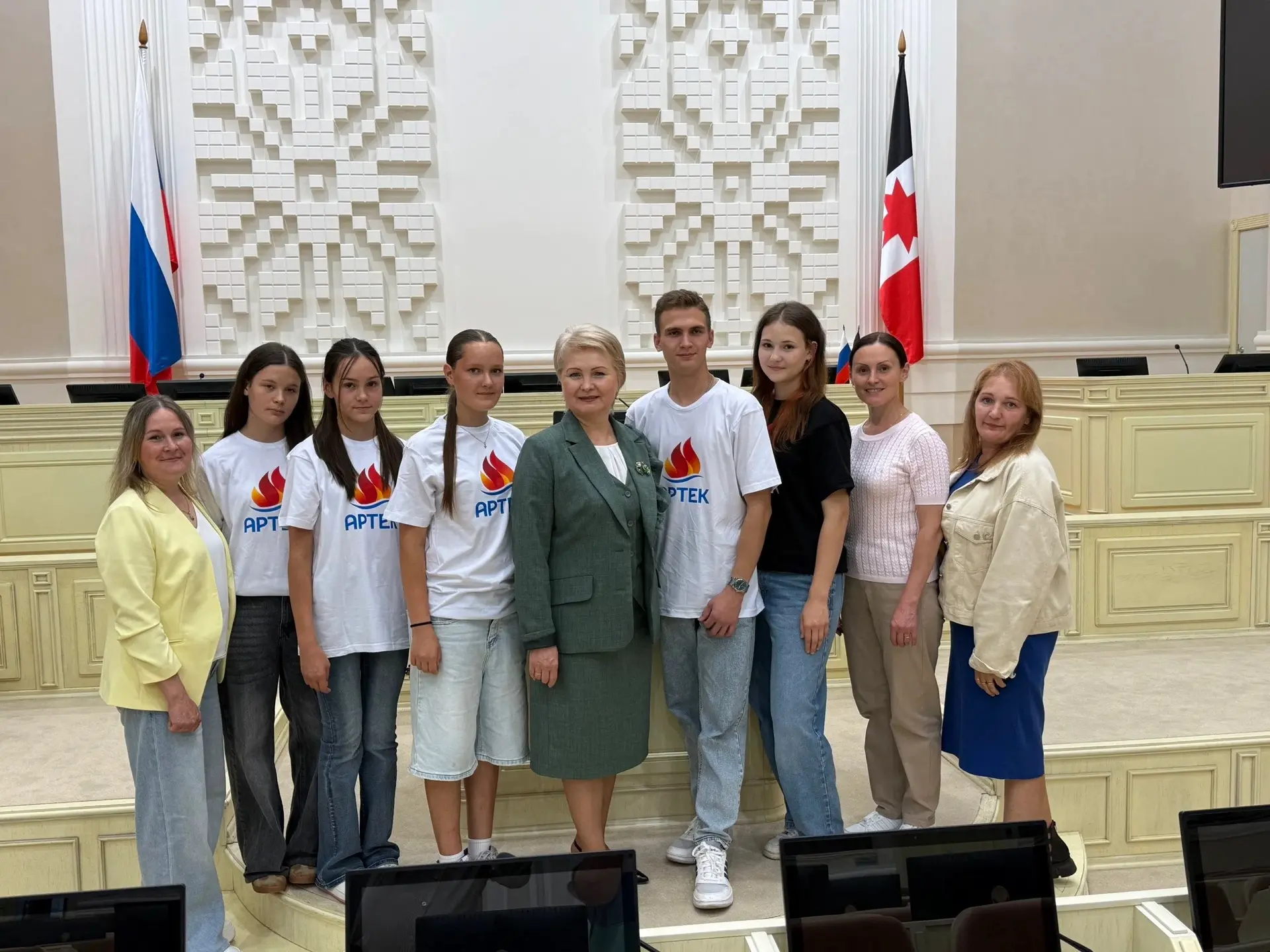 🏆🥇 Депутатский прием артековцев уже традиция

Инициатива встретить их в Госсовете Удмуртии родилас