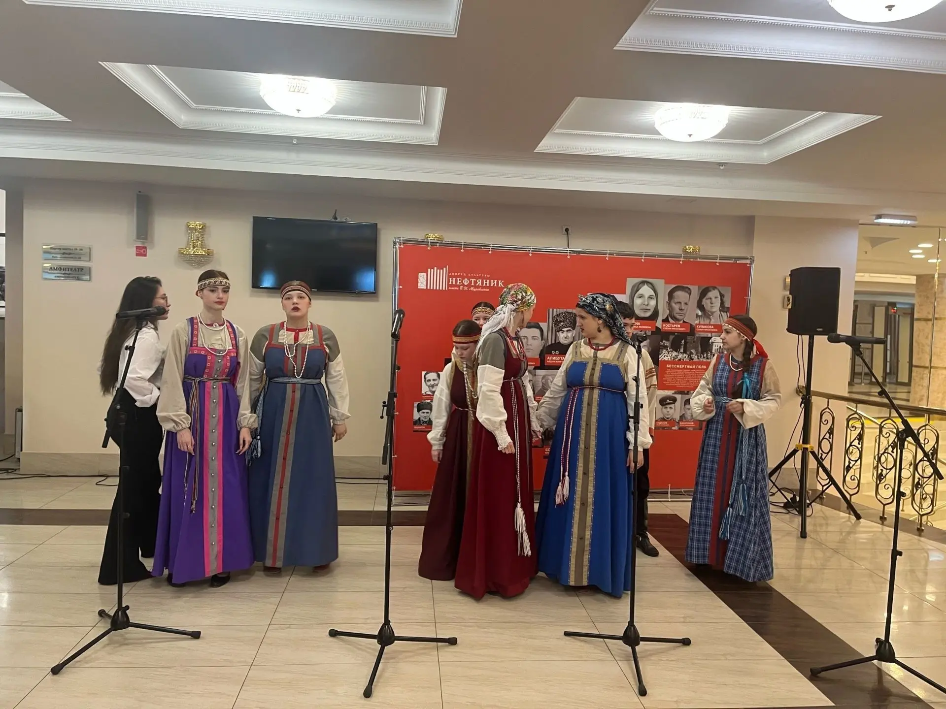 #НаукаТГИК #КонференцияТГИК 🇷🇺 Большая делегация студентов нашего института во главе с ректором И.Н.