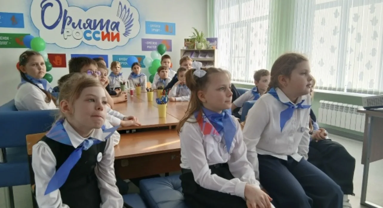 Чтобы помнили мы, Чтобы знали героев, Чтобы Мир на Планете, Как воздух парил, Вспомним мы Сталинград