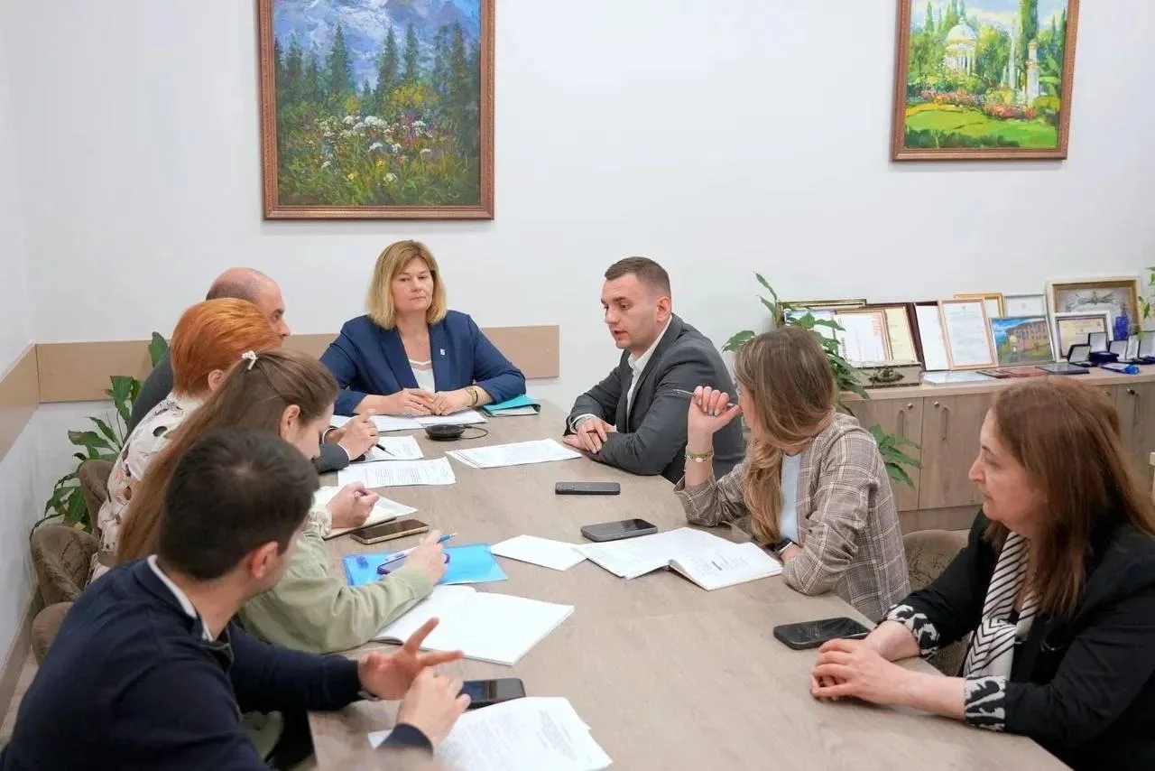 В преддверии курортного сезона в Сочи обсудили меры обеспечения санитарно-эпидемической...