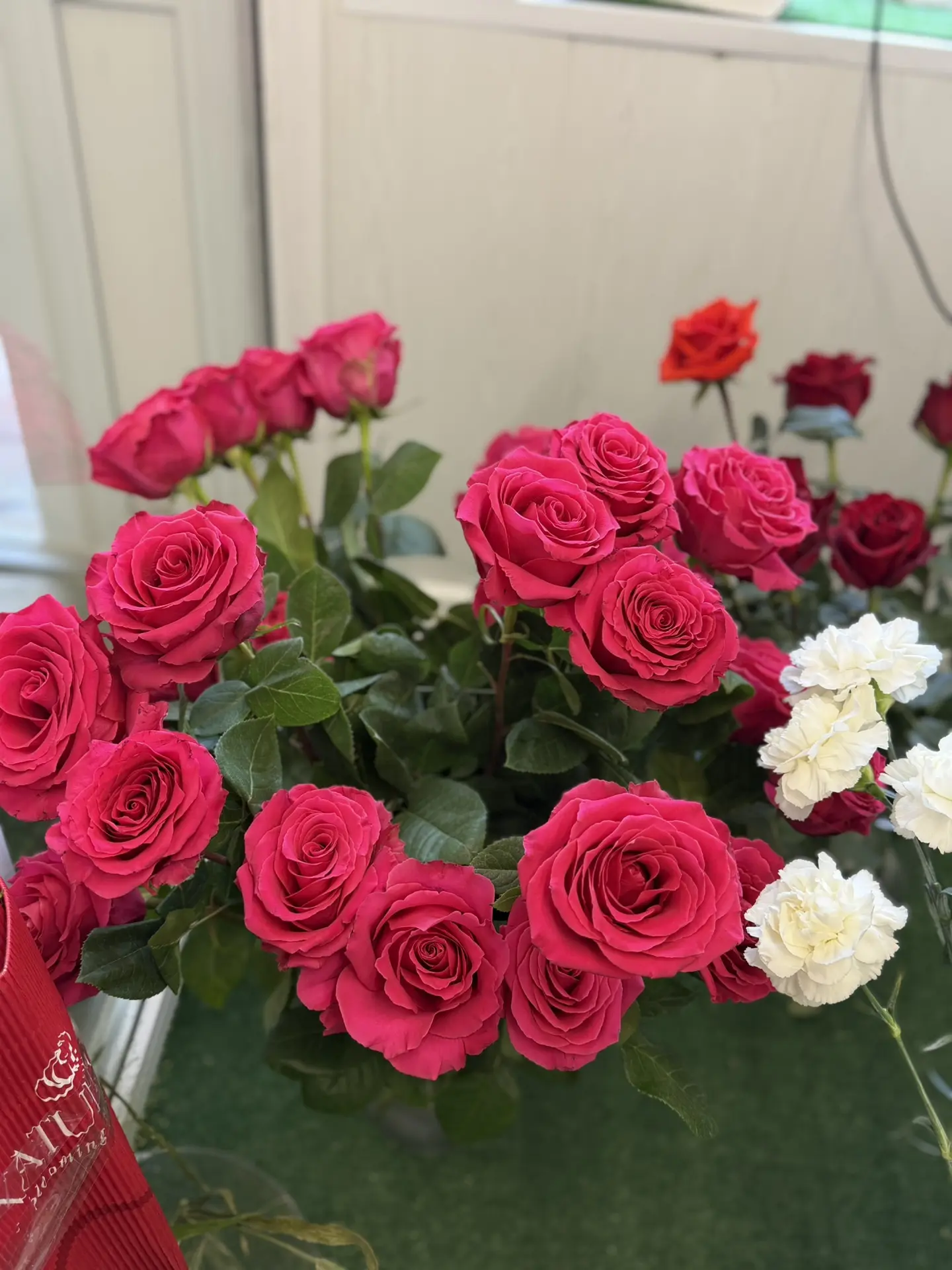Шикарнейшая поставка самых разных цветов 😍