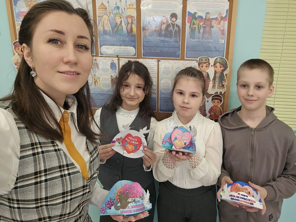 🇷🇺 Крымская весна в нашем лицее!   Эта неделя в лицее выдалась особенно яркой и насыщенной! ✨ Мы при