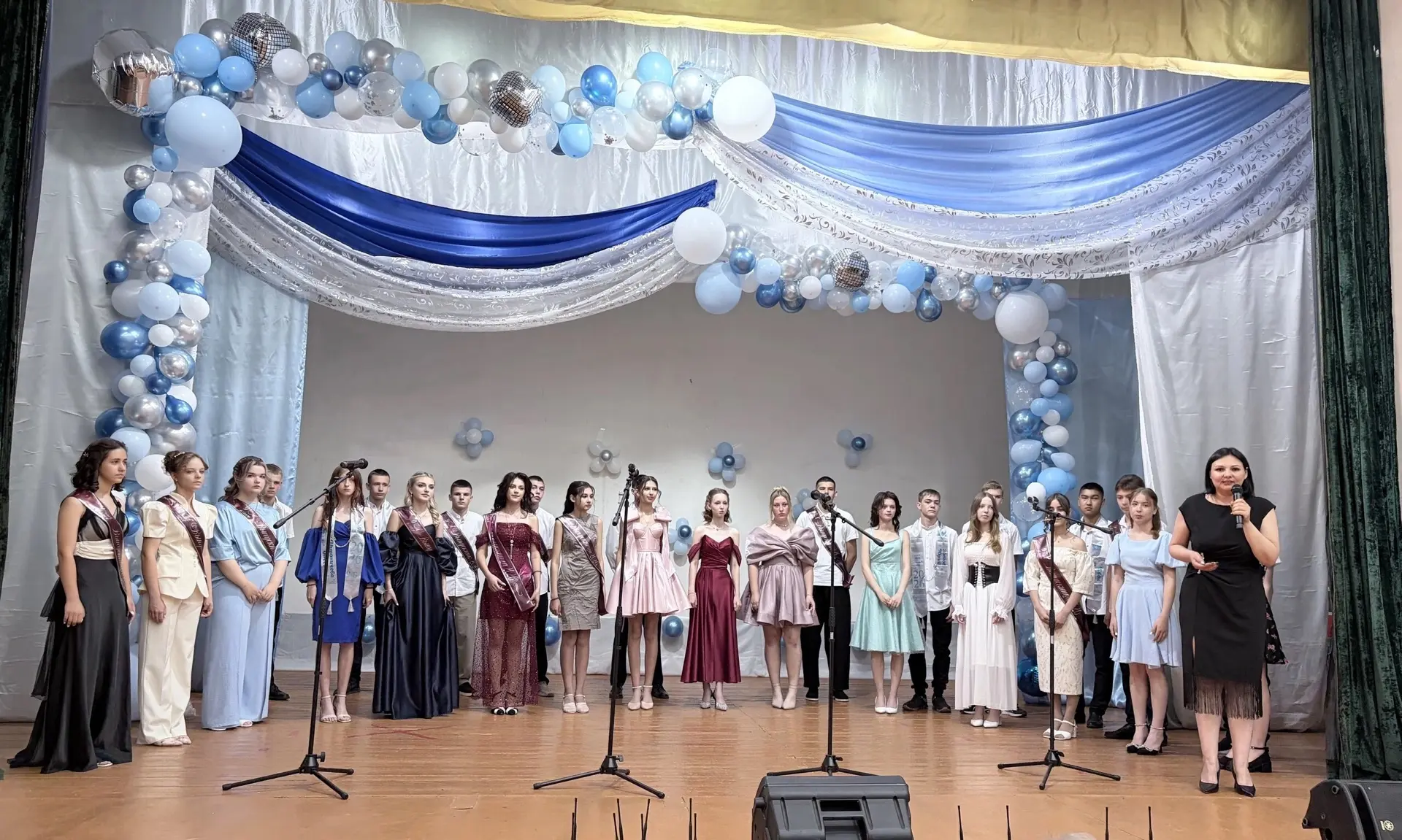 🎉ВЫПУСКНОЙ В 9-х КЛАССАХ🎉

🔔29 июня прошел выпускной бал для учащихся 9-х классов.
📝Позади трудн