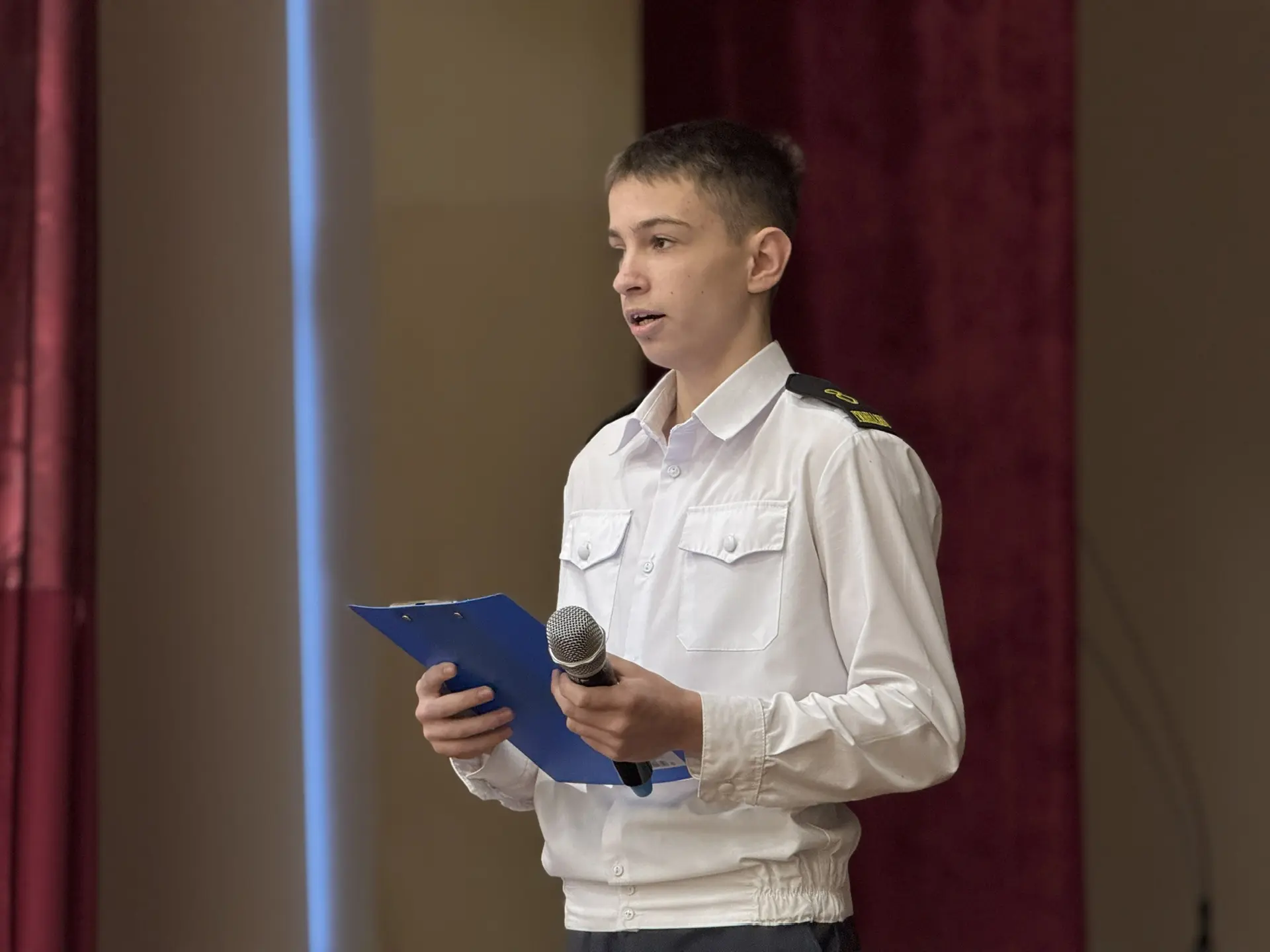 Еженедельная линейка 🇷🇺  Традиционно понедельник начинается с еженедельной линейки поднятия Государс